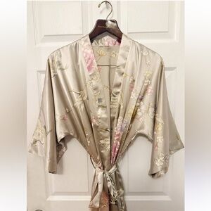 STUNNING 100% Silk Kimono Robe with Cranes By Kim + Ono